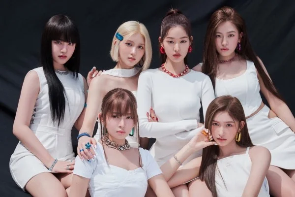 Peminat IVE Mengecam Starship Selepas Memperlakukan Liz IVE Sebegini 2 starship earns criticism after dives noticed ive members have this except liz 1
