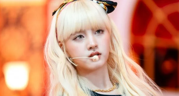 starship-earns-criticism-after-dives-noticed-ive-members-have-this-except-liz (2)
