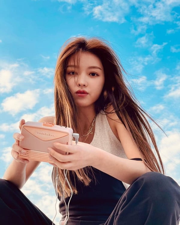 6 Idola Wanita Ini Glow Up Selepas Tanggalkan Cermin Mata 12 yooa