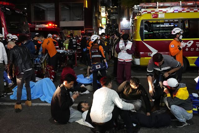 "Harap Aku Dapat Jumpa Kau" - Mangsa Kejadian Itaewon 2022 Mencari Orang Yang Menolongnya 3 unnamed 12