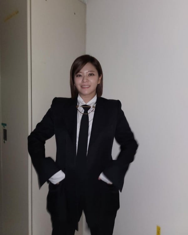 ‘Kelihatan Semakin Kurus,’ Peminat Terkejut Dengan Gambar Terbaru TWICE Jeongyeon 4 twice jeongyeons recent photos following weight loss become hot topic 3