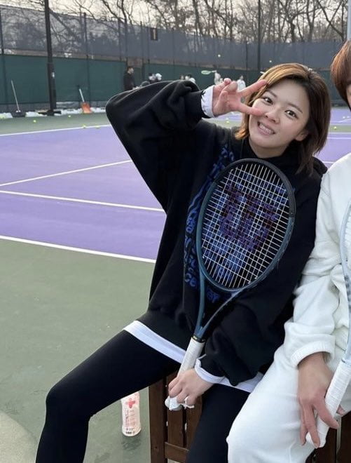 ‘Kelihatan Semakin Kurus,’ Peminat Terkejut Dengan Gambar Terbaru TWICE Jeongyeon 8 twice jeongyeons recent photos following weight loss become hot topic 4