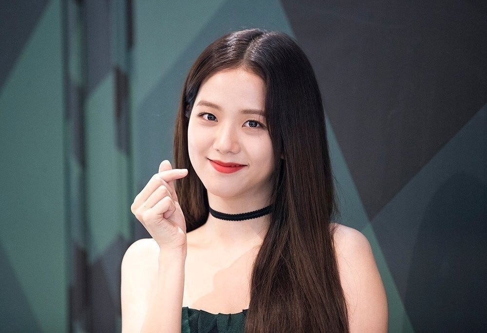 BLACKPINK Jisoo Mungkin Akan Memperbaharui Kontrak Dengan YG... Sebagai Tukaran Untuk ‘Ini’? 3 1574871984 1566216698 7 blackpink jisoo dior pop up store event 19 august 2019