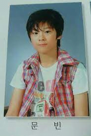 Selebriti Lelaki Ini Memang Sudah Tampan Sejak Kecil Lagi, Ini Buktinya 3 1675651254 image
