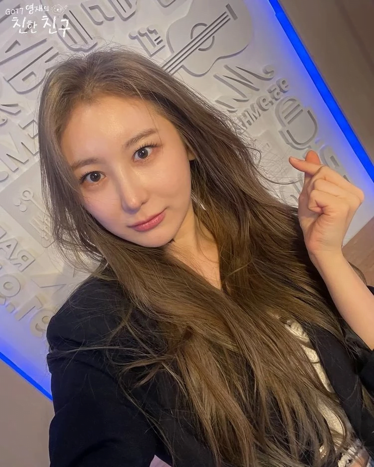 Bekas Ahli IZ*ONE Lee Chae Yeon Kejutkan Peminat Dengan Wajah Baharu 5 1677539236 image