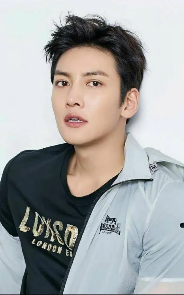 5 Artis Korea Paling Kacak 1 34582882 D9DA 4E3D BA18 CB13D3EB9FB0