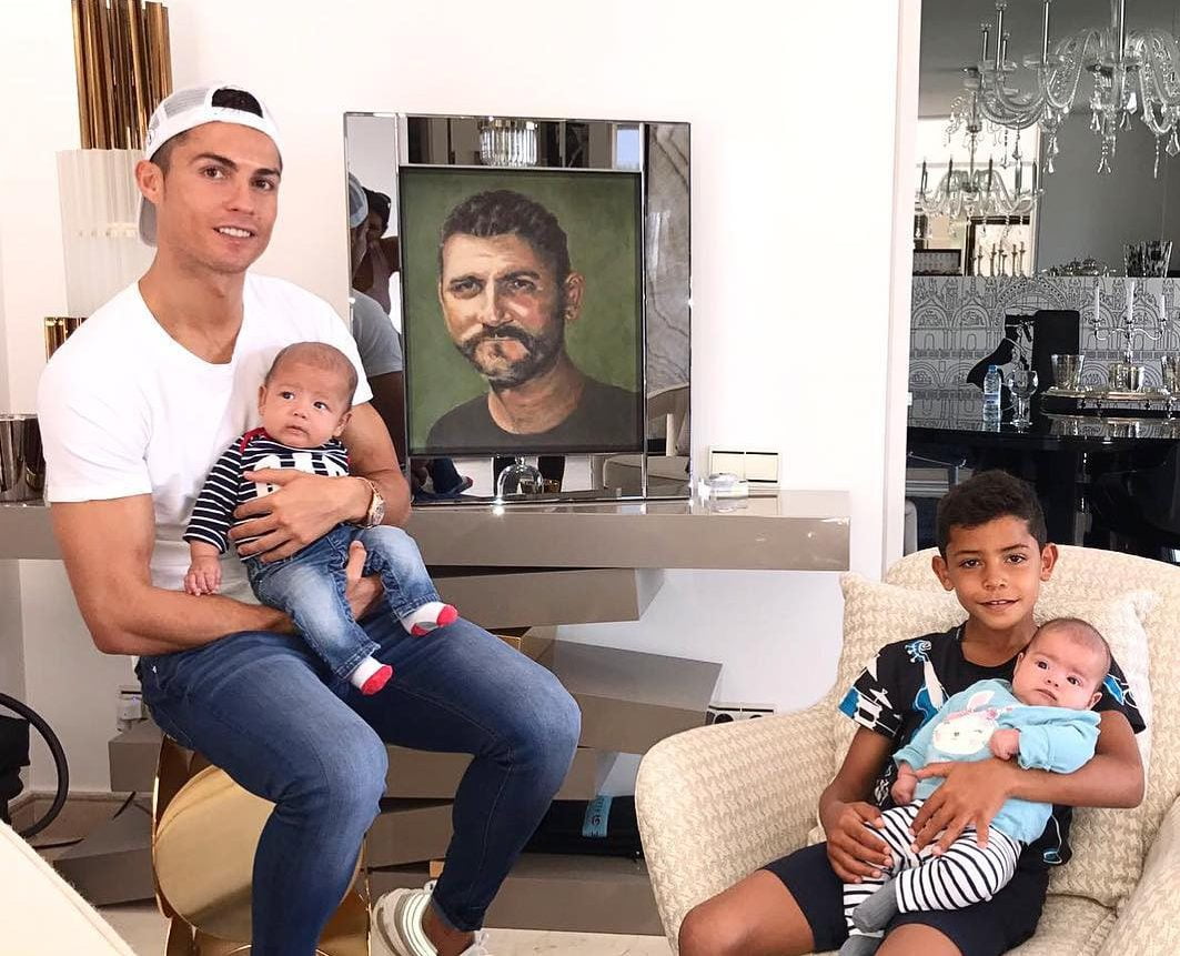 Cristiano Ronaldo Menyimpan Abu Mayat Bayi dan Bapanya Di Kediamannya 5 935A1E96 6886 4502 B5E0 92E185EF70E0