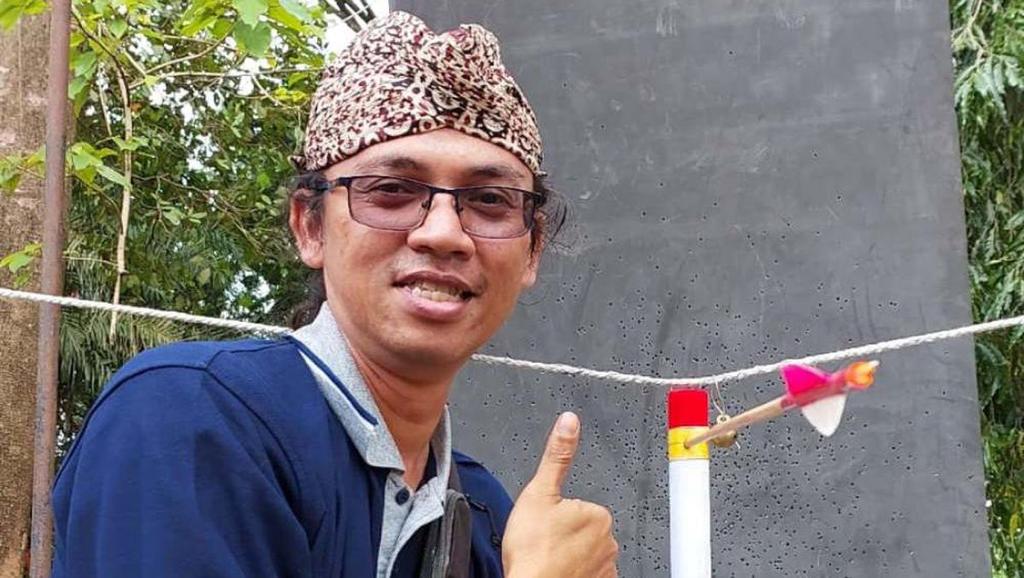 Penjinak Ular Indonesia Maut Dipatuk King Cobra 1 CC9818BA 62B2 45E1 A5D1 C056D7AAAF9C