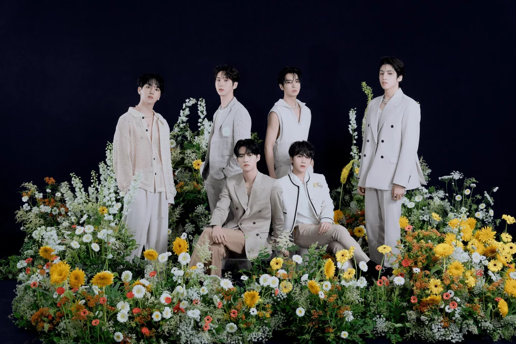 “Kami Ditolak Banyak Kali,” Ketua Kumpulan PENTAGON Hui Dedah Punca Sebenar Menyertai ‘Boys Planet’ 2 PENTAGON Feelin27 Like group concept photo