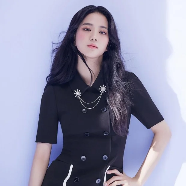 BLACKPINK Jisoo Mungkin Akan Memperbaharui Kontrak Dengan YG... Sebagai Tukaran Untuk ‘Ini’? 2 k pop idols with best personality blackpink jisoo kim minju cha eunwoo more