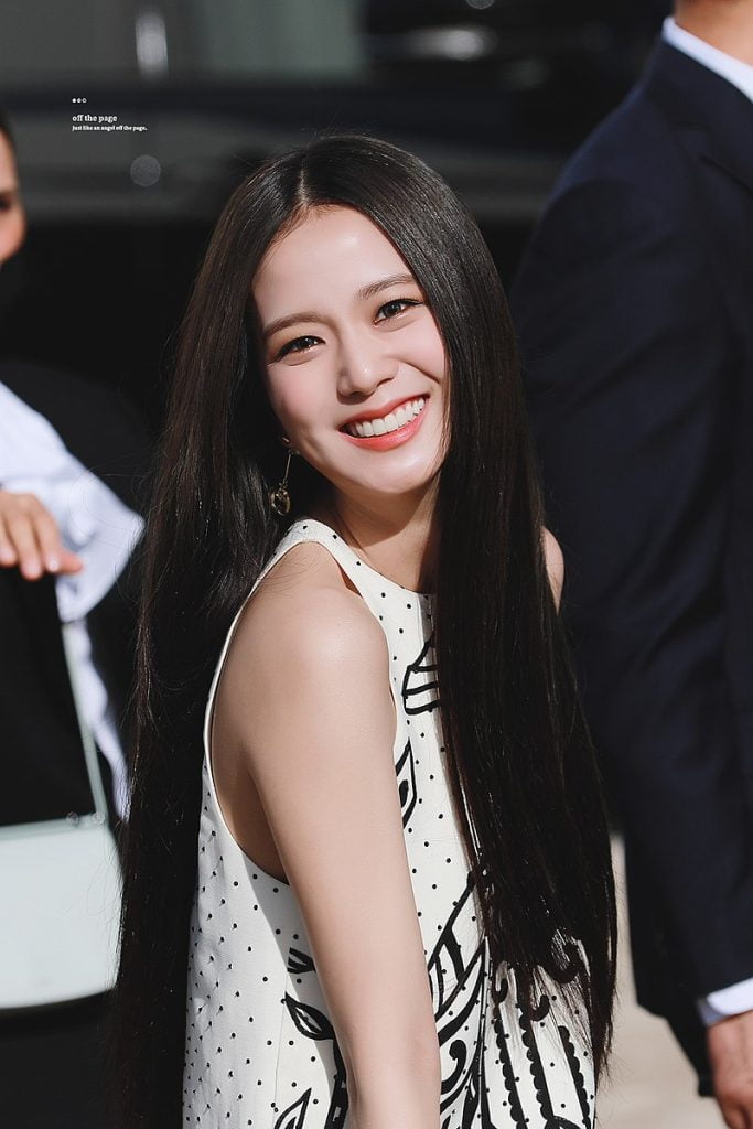 BLACKPINK Jisoo Memberikan Sedikit "Spoiler" Debut Solonya Di Weverse 3 210928 Jisoo 6