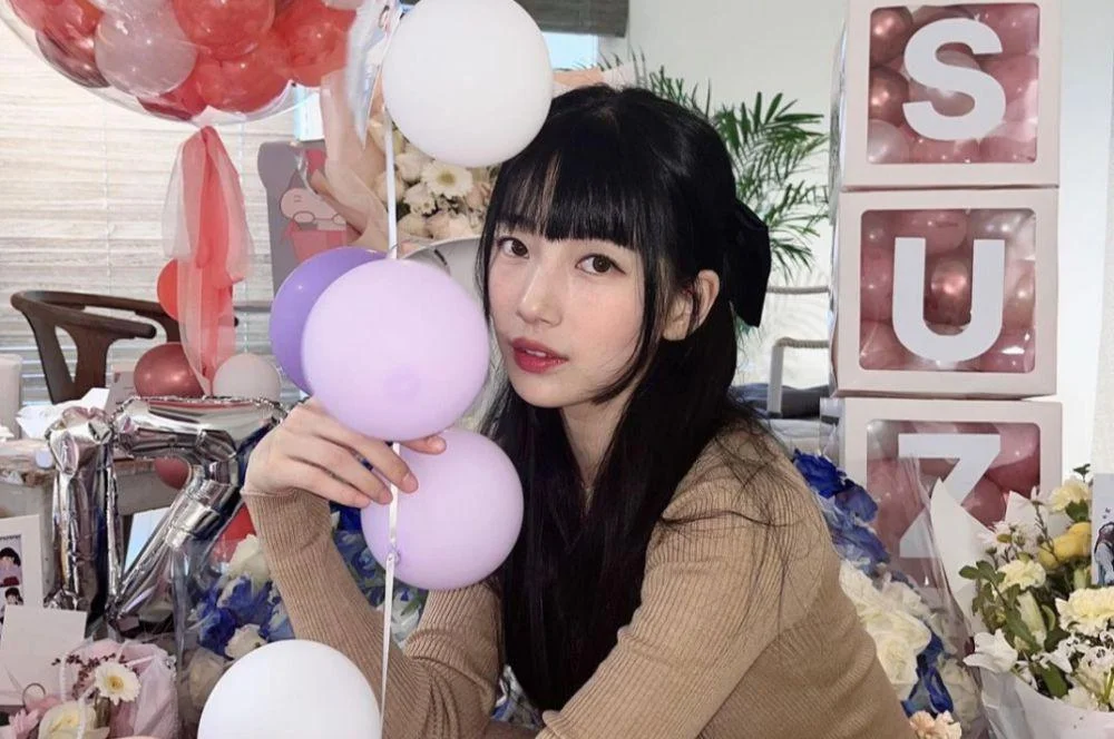 Artis Korea Mendermakan Hadiah Pemberian Peminat 2 80A27F0F 63C4 47E1 A855 CDD7673E3898