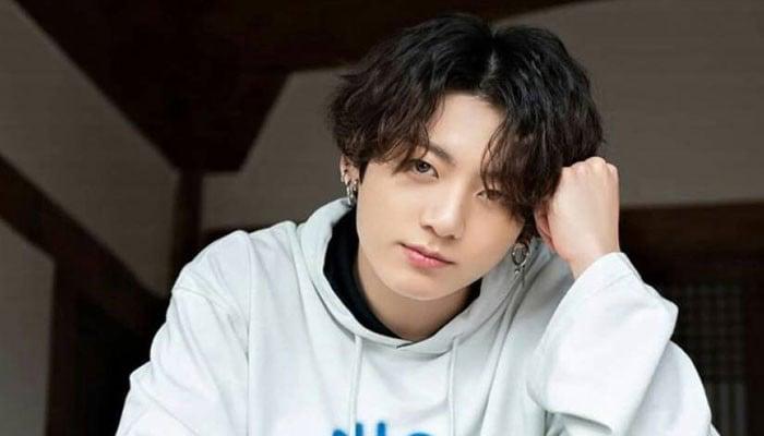 Jungkook BTS Sekolahkan Peminat 3 8578B892 0D57 4E9C 8294 E16A93C89B43