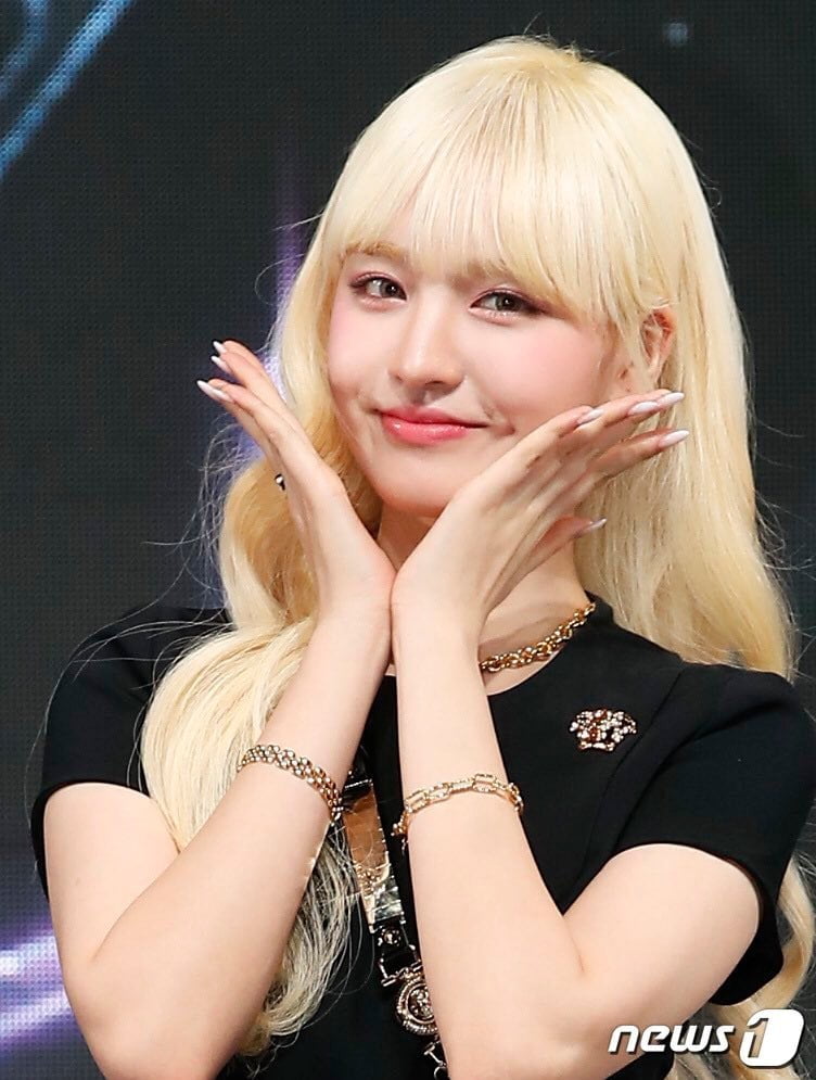 Penat Dikutuk Gemuk, Liz IVE Tampil Dengan Imej Yang Mengejutkan Untuk Comeback Kali Ini 1 FFf4dZGVkAAsEgD