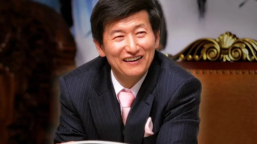 Kyoungyoon DKZ Akhirnya Mengaku Dia Adalah Sebahagian Daripada Kultus JMS Sejak Lahir 1 Jung Myung Seok In Netflix Docuseries In the Name of God A Holy Betrayal