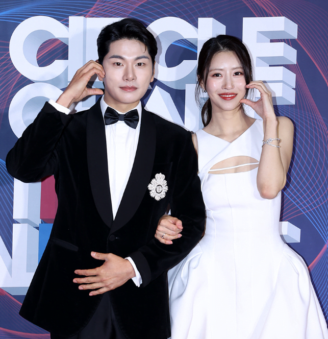 Lee Mi Joo Tidak Sengaja Meluahkan Perasaannya Terhadap Lee Yi Kyung Di Sebuah Rancangan YouTube? 1 Screenshot 2023 03 26 145429