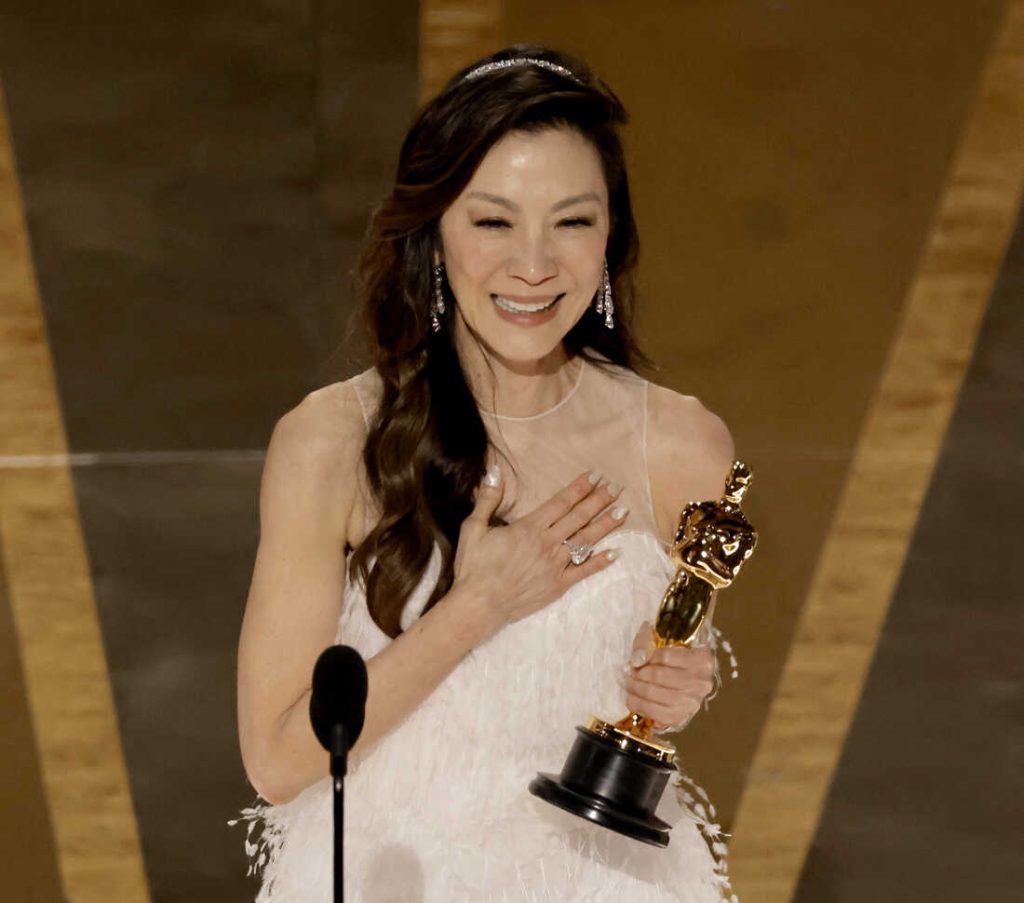 SBS Dikecam Kerana Menapis Ucapan Penerimaan Michelle Yeoh Di Oscars 2023 2 gettyimages 1473107517 custom 3ddd35878a4870ccb83dff01c690fde7d62c4a88 s1100 c50