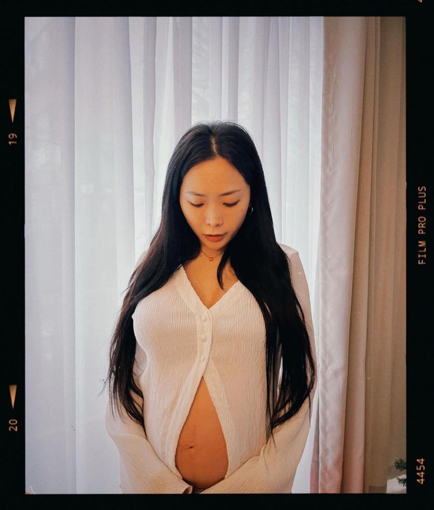 Honey J Selamat Melahirkan Anak Pertama 5 92DFDC6B B3C8 4E45 9592 42EC478E833F