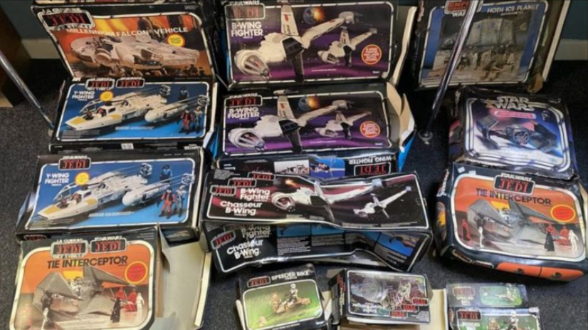 Pasangan Suami Isteri Temui Koleksi Figura Star Wars Berharga RM2 Juta Dlm Plastik Sampah 3 daebaking.co Pasangan Suami Isteri Temui Koleksi Figura Star Wars Berharga RM2 Juta Dlm Plastik Sampah lll