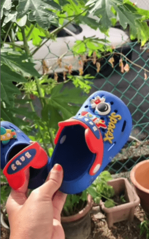 "Dah Boleh Buat Keychain Tu"- Cuaca Panas Sangat Sampai Kasut Pun Mengecut 1 kasut1