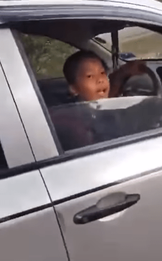 Rakaman Budak 11 Tahun Membawa Kereta Di Klang Tular, Ibu Bapa Diminta Awasi Anak2 1 budak1