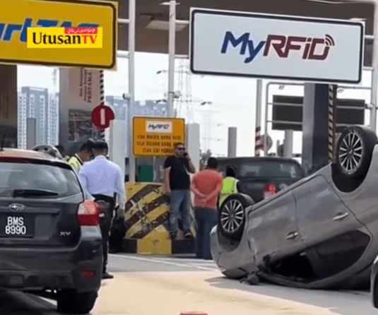 Honda City Terbalik Selepas Ubah Laluan Di Tol Tarik Perhatian Netizen 1 honda1