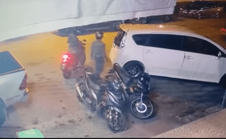 Rakaman Cctv Motor Hampir Dirembat, Pencuri Sempat Larikan Diri 1 pencuri