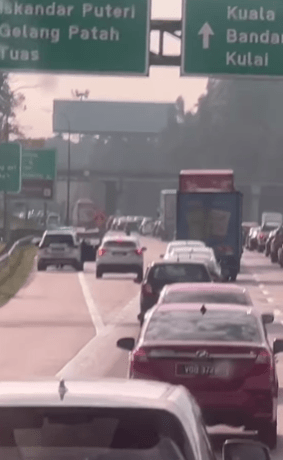 Rakaman Kereta Disaman Kerana Lalu Laluan Kecemasan, Taktik Polis Raih Perhatian Netizen 1 saman1