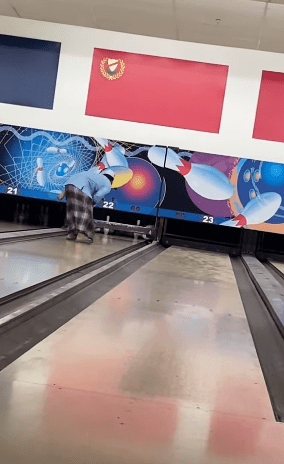 "Depan Mata Pun Tak Strike Bang"-Gelagat Lelaki Bermain Boling Hiburkan Netizen 1 strike