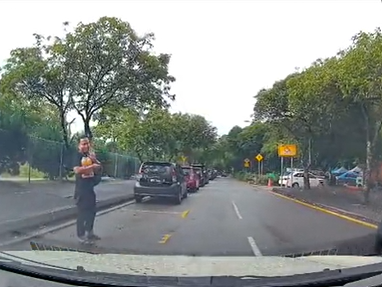 Selamba 'Cop Parking' Dan Minta Pemandu Cari Yang Lain, Sekali Respon Wanita Ini Buat Netizen Puas Hati 1 Screenshot 2023 07 12 155934
