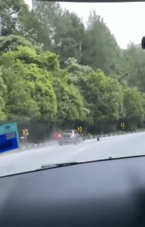 Rakaman Tayar Honda Jazz Tercabut Ketika Turun Genting Tarik Perhatian Netizen 1 honda
