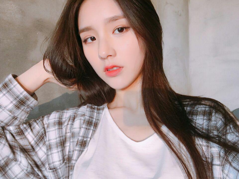 11 Idol Kpop yang debut sebagai penyanyi solo pada separuh kedua 2023 11 Kpop