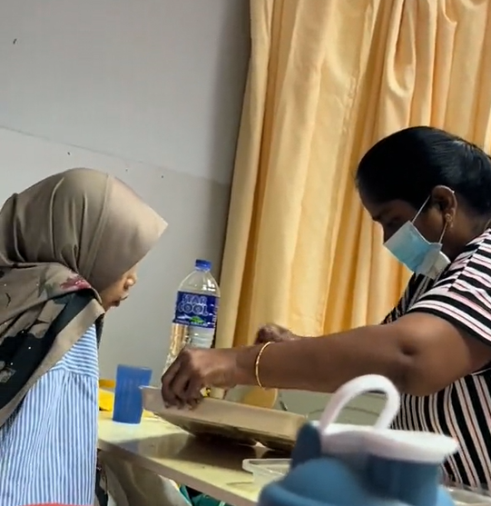 "Tak Sampai Hati Tengok Dia"-Reaksi Wanita India Bantu Pesakit Makan Di Hospital, Buat Ramai Yang Terharu 1 Screenshot 2023 08 03 100112