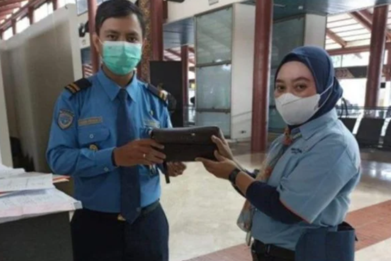 Cleaner Jumpa Duit Sebanyak RM10.4 Juta Di Airport, Sekali Tindakannya Buat Ramai Yang Tak Sangka 3 Screenshot 2023 08 03 145158