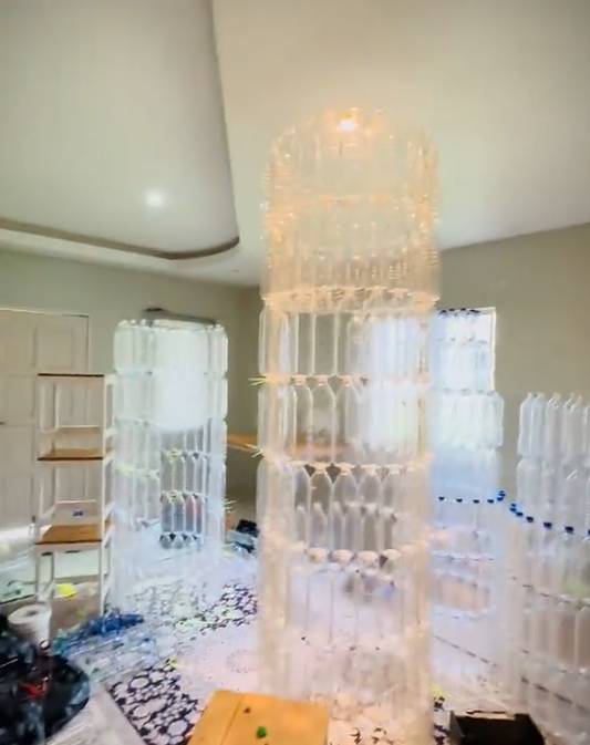 Bina Menara Berkembar Guna Botol Plastik, Hasilnya Buat Ramai Yang Tak Sangka 1 Screenshot 2023 08 23 110038