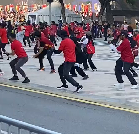 Raptai Hari Kemerdekaan, Reaksi Salah Seorang Penari Pula Tarik Perhatian Ramai 1 Screenshot 2023 08 27 200143