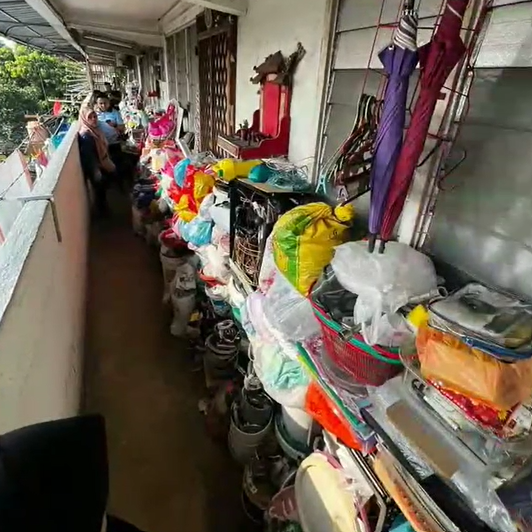 20 Tahun Simpan 'Barang' Berlonggok Depan Dan Dalam Rumah Flat, Wanita Menangis Tak Beri Kerjasama Untuk Bersihkan 1 Screenshot 2023 08 29 164102
