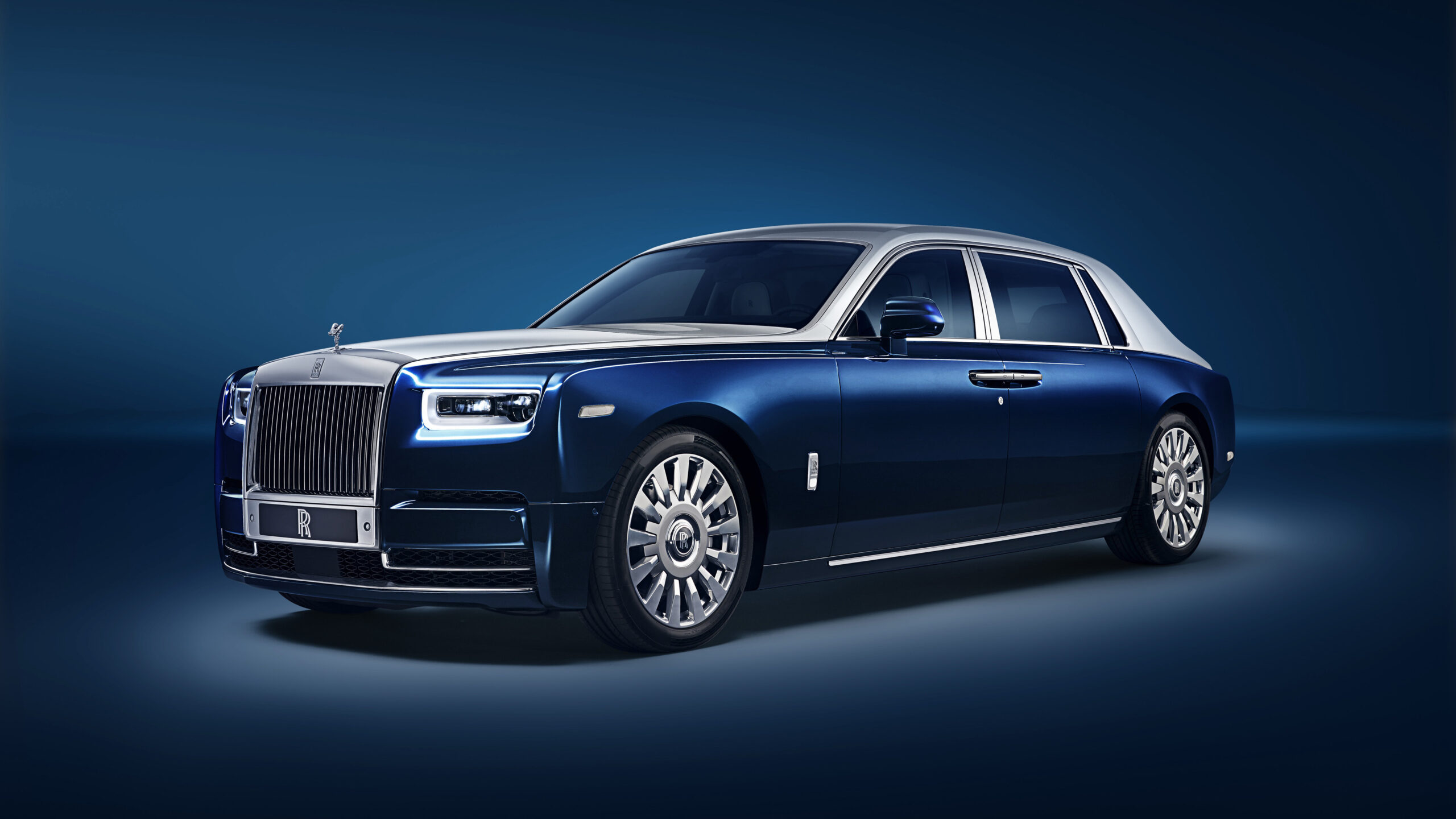 Kerani Gaji RM3,000 Miliki Kereta Rolls-Royce Phantom RM6 Juta, Ini Sebab Ramai Tertanya-Tanya 1 rolls royce phantom ewb chengdu 2018 en scaled