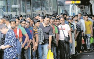 "Anak Bangla Akan Jadi Perdana Menteri.."- Warga Asing Bagi Pesanan Panas Dekat Rakyat Tempatan 1 2