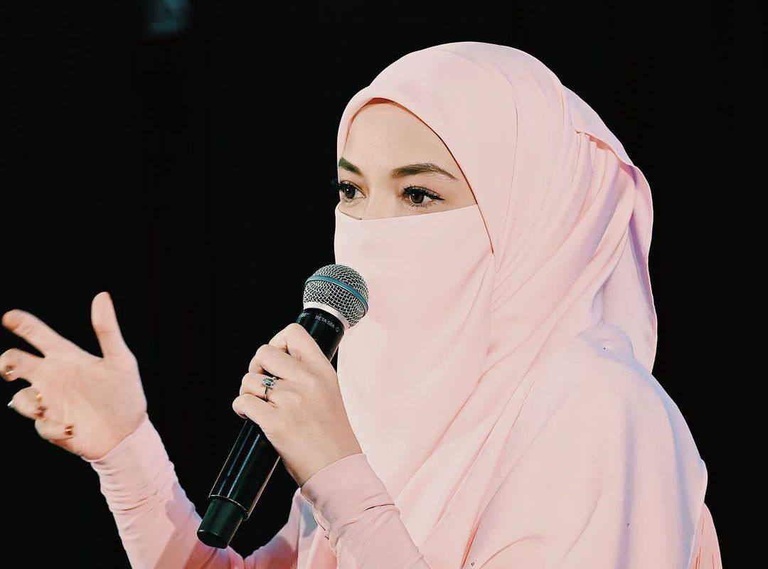 Imej Berpurdah Dengan Pakaian Dikritik, sekali Respon Neelofa Mengejutkan 2 Neelofa 1