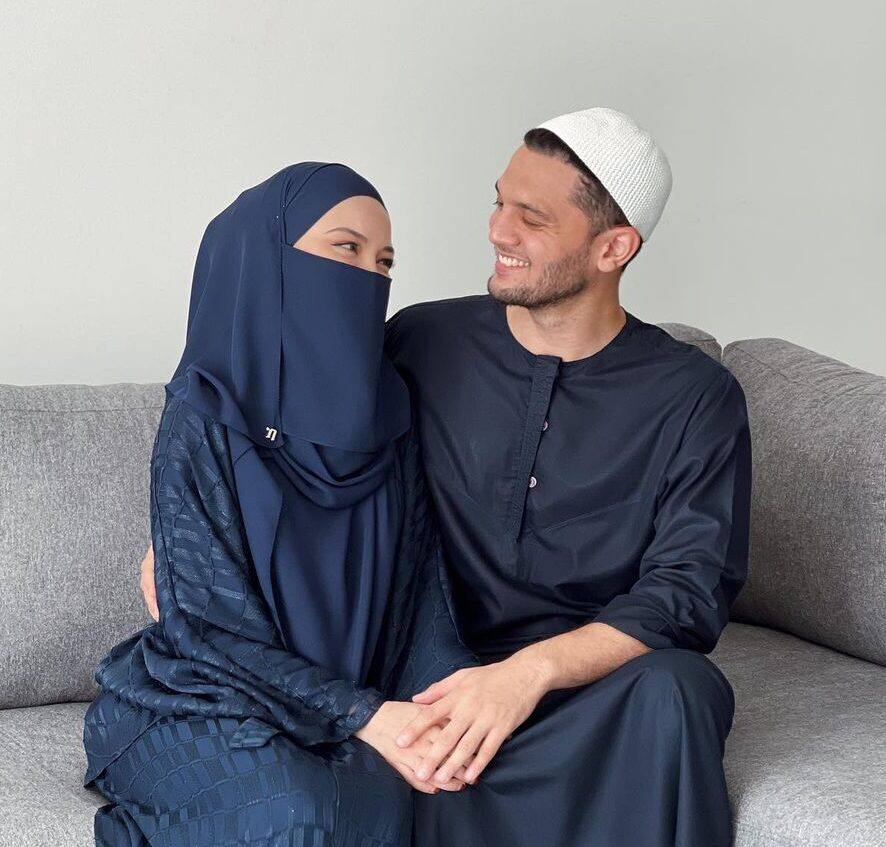 Imej Berpurdah Dengan Pakaian Dikritik, sekali Respon Neelofa Mengejutkan 1 Neelofa 2