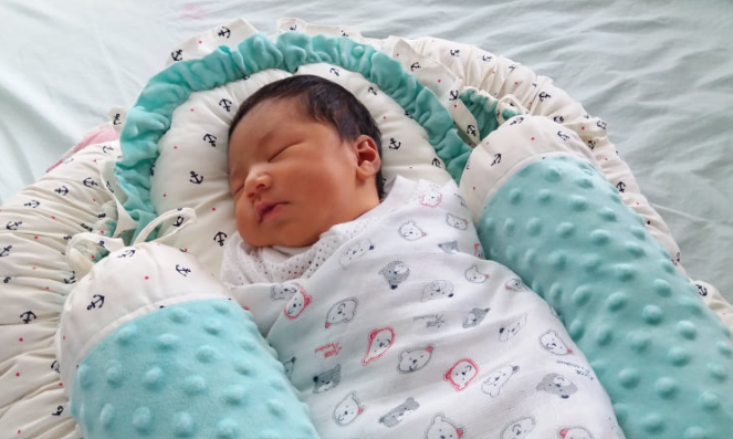 Doktor Ini Tunjuk Cara Senyapkan Bayi Baru Lahir Menangis, Memang Berkesan 1 Screenshot 2023 09 06 143844
