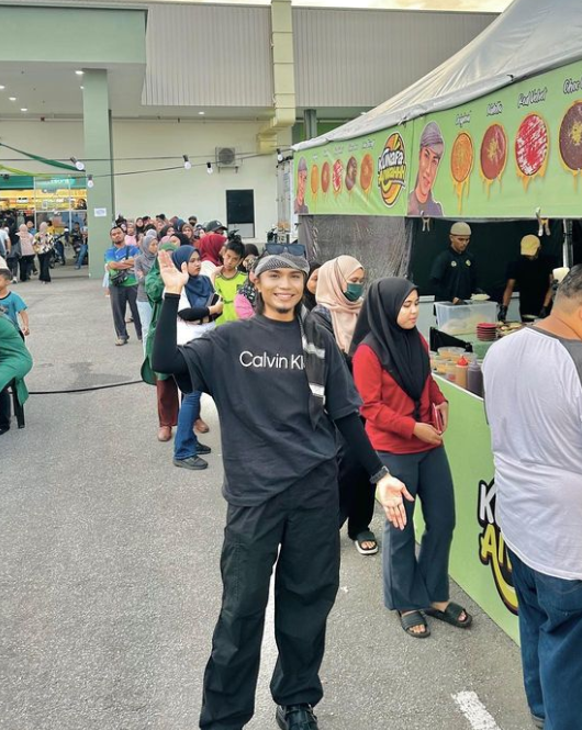 14 Jam Beratur Demi Dapatkan Kunafah Aiwahh, Sekali Pemilik Kedai Tampil Beri Penjelasan 1 Screenshot 2023 09 08 114939