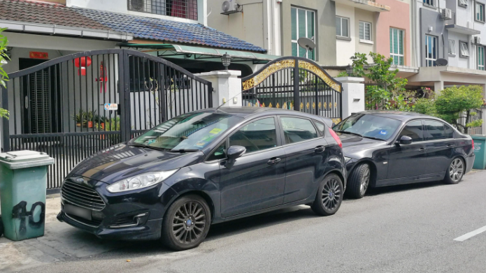 Wanita Bengang Jiran Selalu Parking Depan Rumah, Lihat Apa Tindakan Beliau 1 Screenshot 2023 09 12 205141