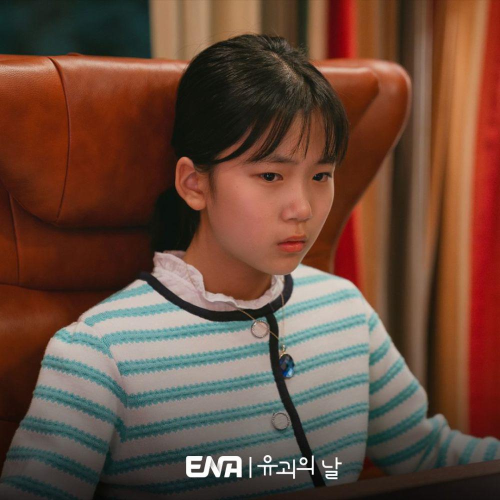 The Kidnapping Day: 8 Bukti Ro Hee Sangat Peduli Pada Kim Myeong Joon 8 6a2688f2 f469 46b9 9dfc 907ab408acee