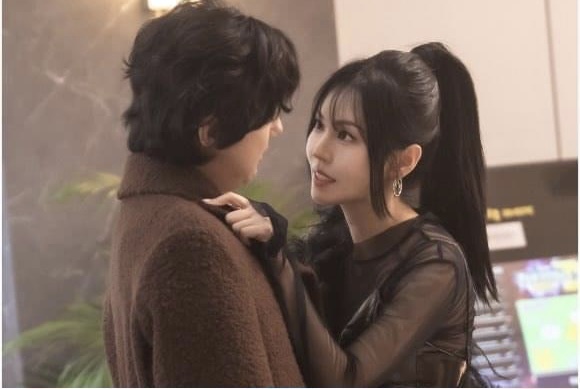 The Escape of The Seven: Bintang “The Penthouse” Kim So Yeon Muncul Kameo Sebagai Artis Cherry Entertainment 1 IMG 9256