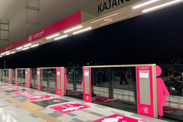 Halau Lelaki Duduk Di Tempat Khas Wanita, Tindakan Abang Foodpanda Ini Tarik Perhatian Netizen 1 Screenshot 2023 10 02 193934