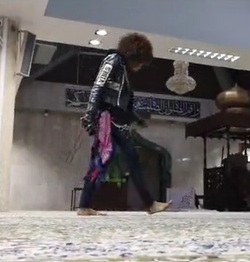 Singgah Ke Masjid Untuk Solat, Lelaki Berpakaian 'Rock' Tular Di Media Sosial 1 Screenshot 2023 10 05 214453