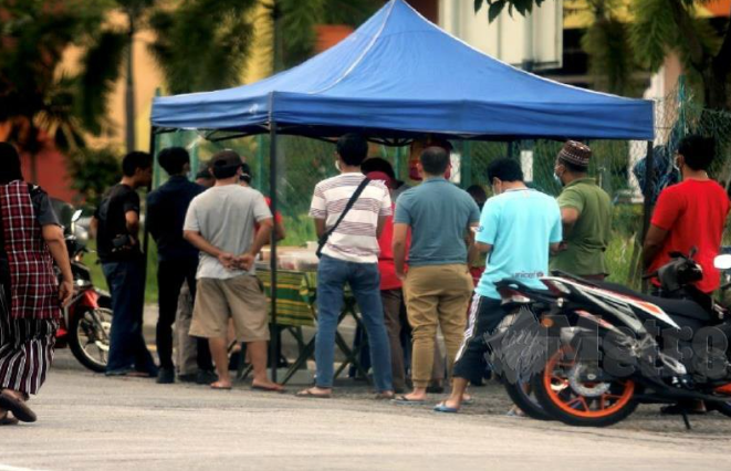 Terpaksa Ulang-Alik Naik Motor Bawa Barang Berniaga, Sekali Ini Pula Yang Terjadi 1 Screenshot 2023 10 15 190310