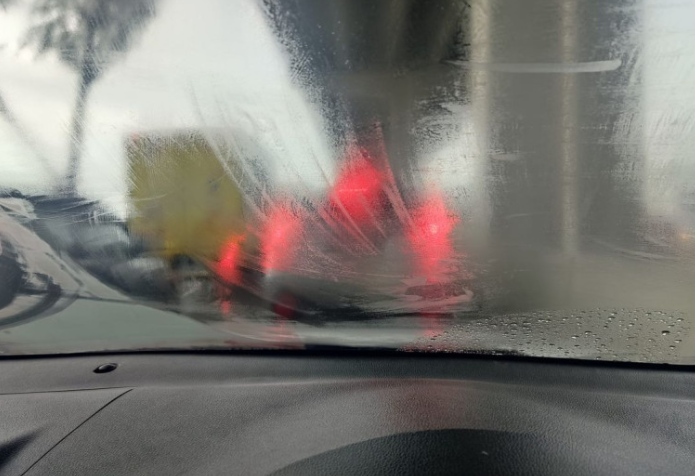 Guna 3 Cara Ini Hilangkan Kabus Pada Cermin Hadapan Kenderaan Anda, Memang Berkesan 2 Screenshot 2023 10 24 150449
